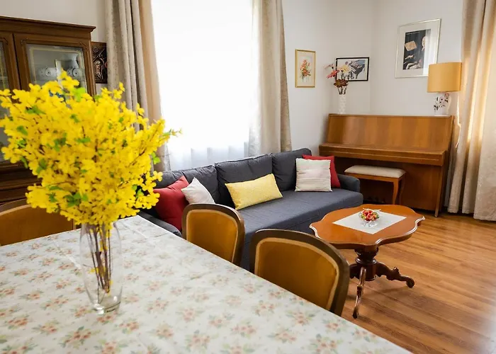 Central Garden View Home